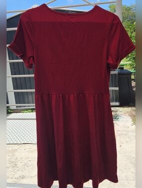 Women's Short Sleeve Midi Dress in Burgundy